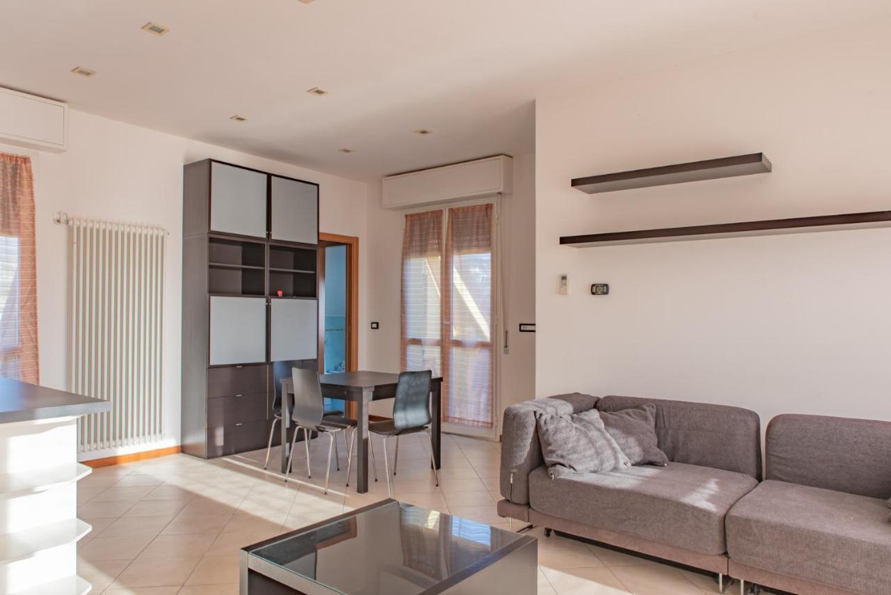 Attico Porto Di Loano Apartment ภายนอก รูปภาพ